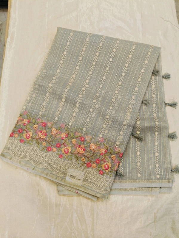 ORGANZA EMB Saree - gray with small flowers