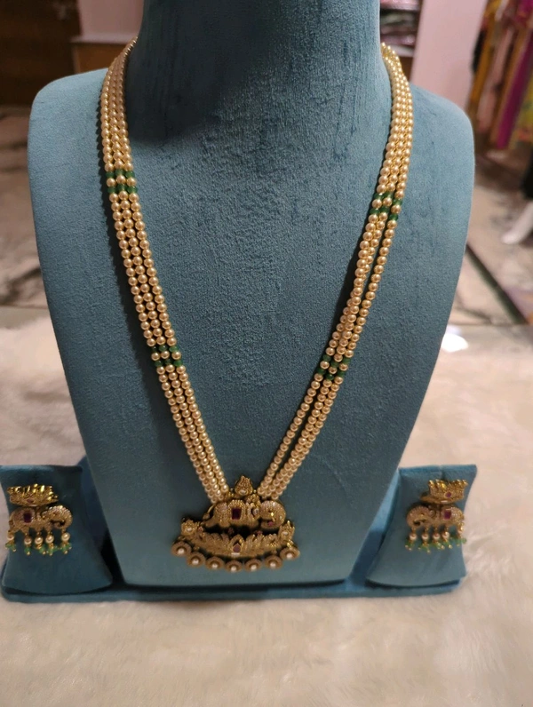NECK SET WITH EAR RING - Red