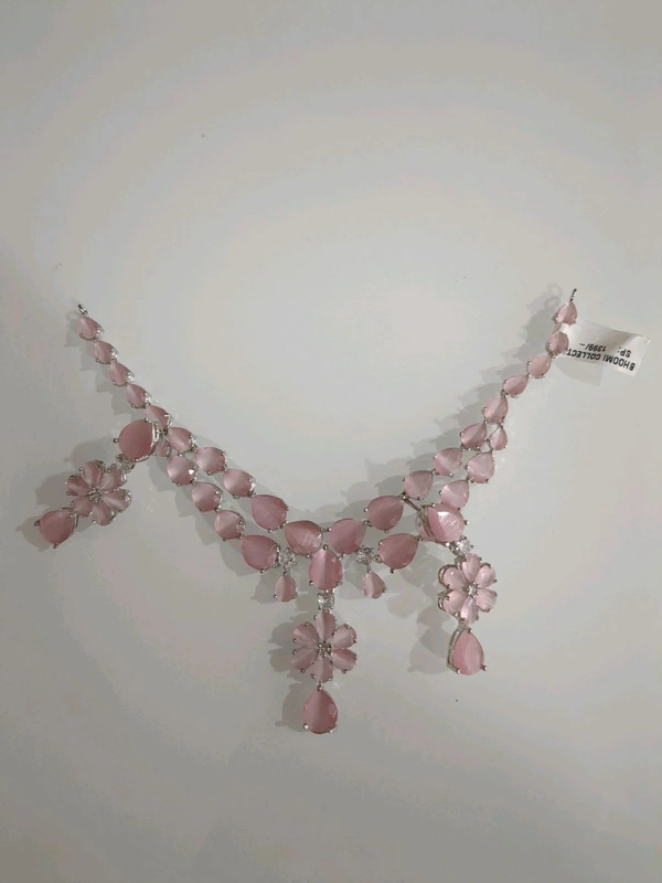 NECK SET WITH EARRINGS