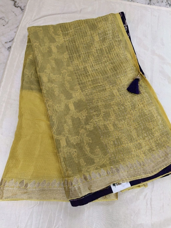 1340 Russian Silk - Golden Fizz