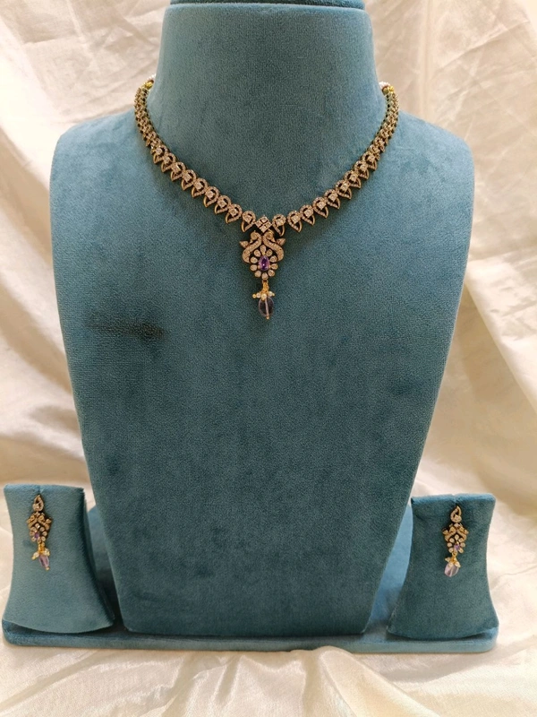 NECK SET WITH EARRINGS - Purple