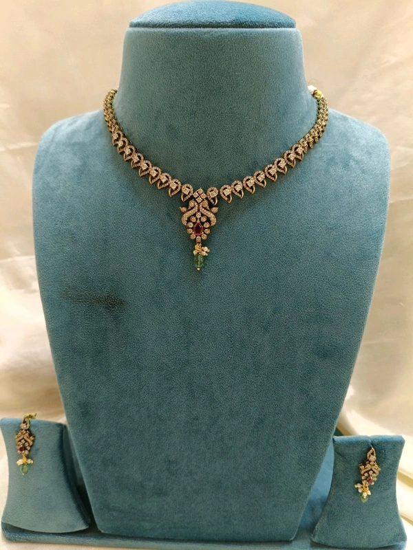 NECK SET WITH EARRINGS - Red