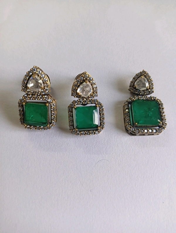 Victorian Pendant Set Coral - Japanese Laurel