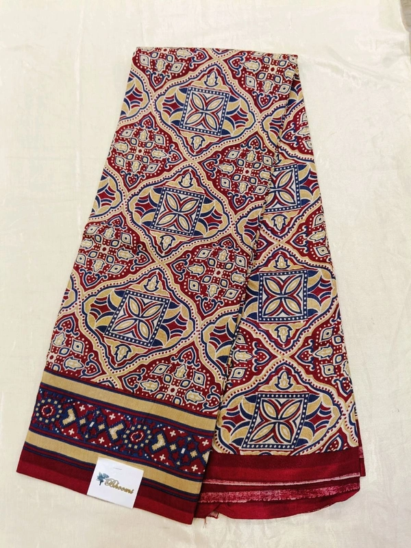 Model Silk - Brick Red