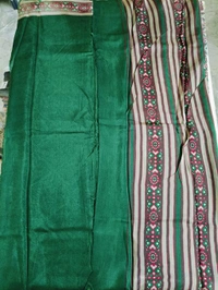 Model Silk - green