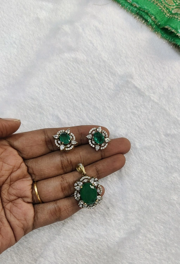 Pendant And Earrings - Victorian Finishing