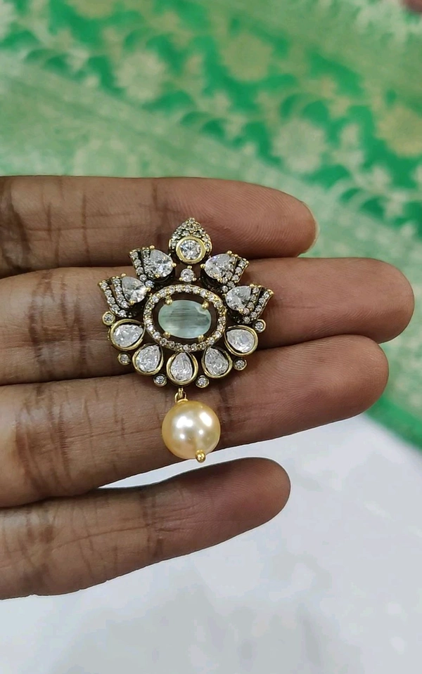 Victorian Pendant Mint Green