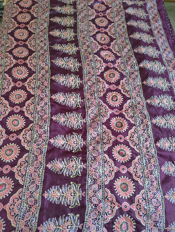 soft silk kantha - Cardinal Pink  6