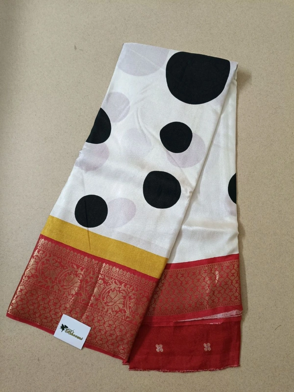 Munga Silk - red border