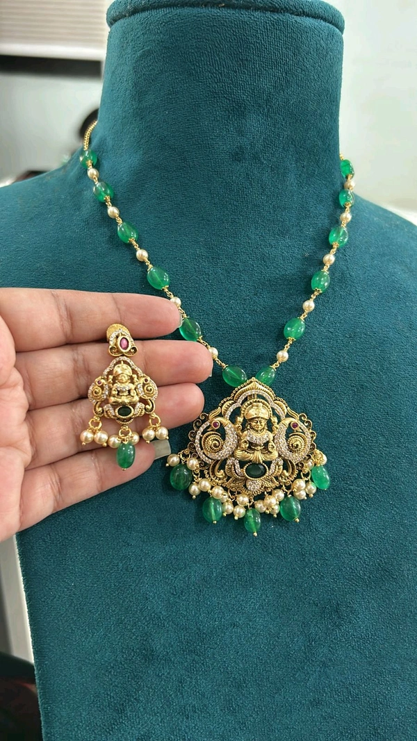 Real Emaralds With Nakishi Pendent