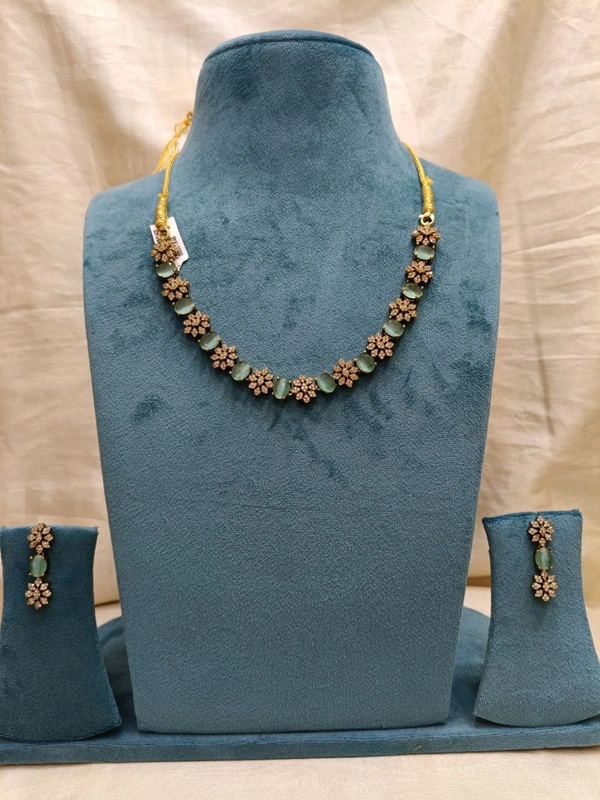 Stone Necklace - Pelorous