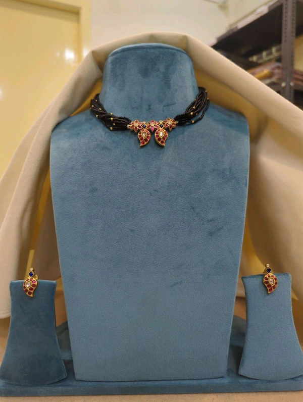 Soft Beads With Jadua Kundan
