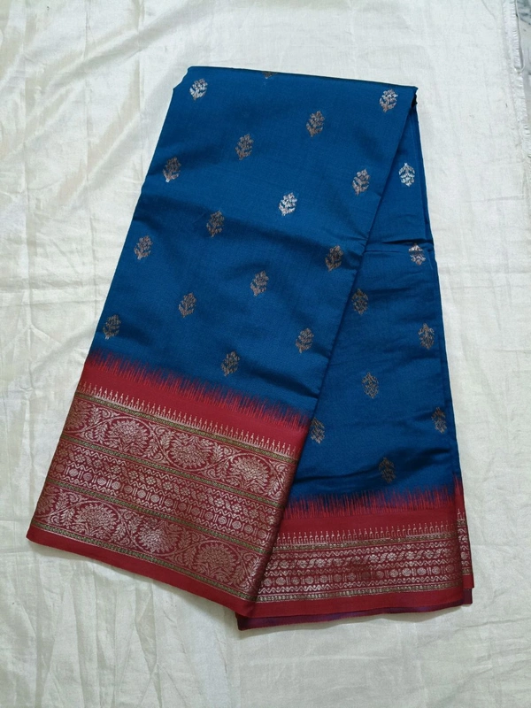 Benarasi Fancy - milky blue, 3 Line Border