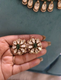 DESIGNER VICTORIAN NECKSET - Green