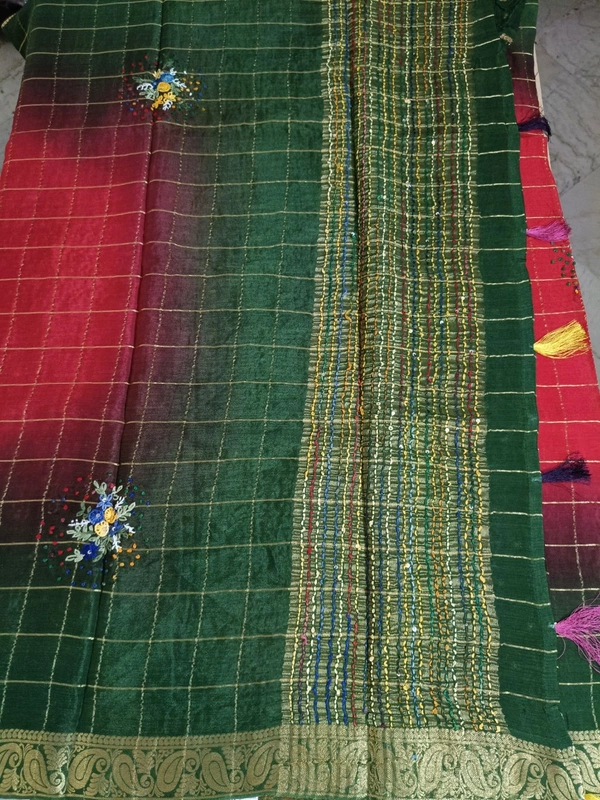 CHINNON HANDWORK - green with red