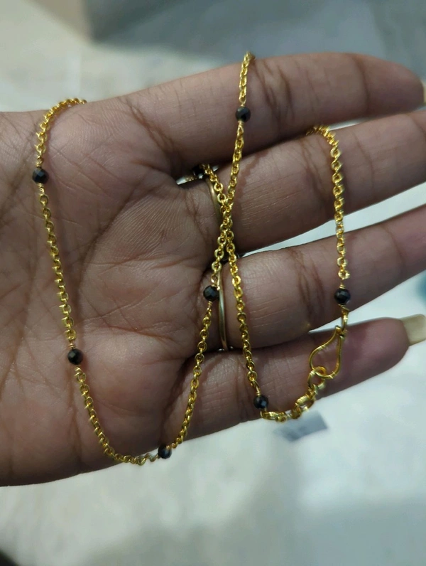 SMALL CHAIN WITH BLACK DIAMONDS