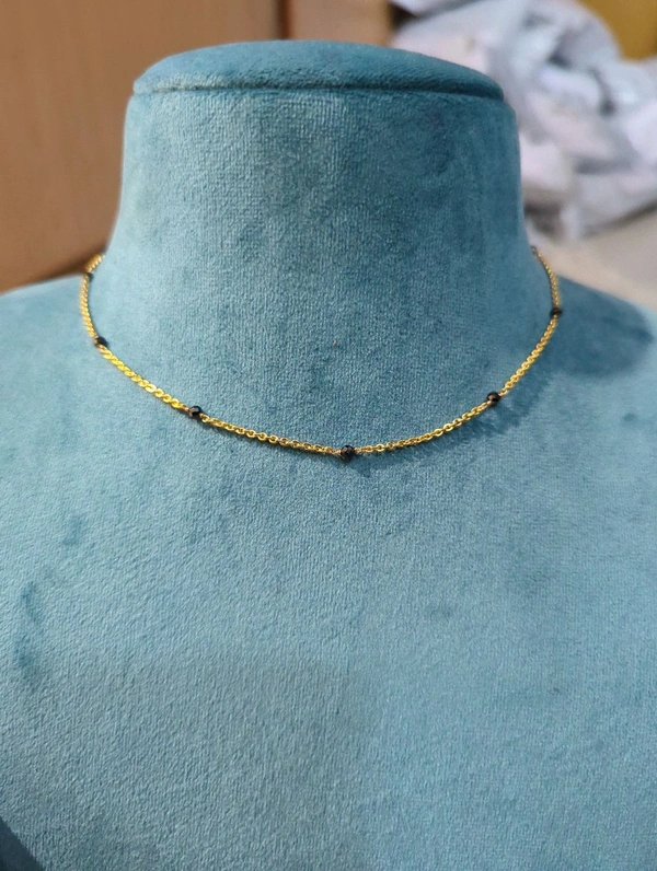 SMALL CHAIN WITH BLACK DIAMONDS