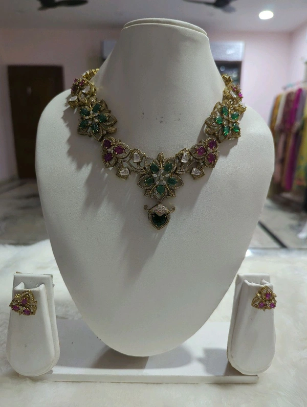 DESIGNER SET