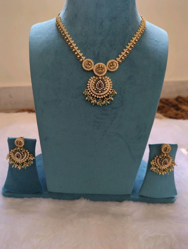 antique necklace - Red