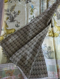 Italian Crepe - brown border