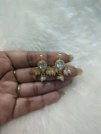 stone earrings - White