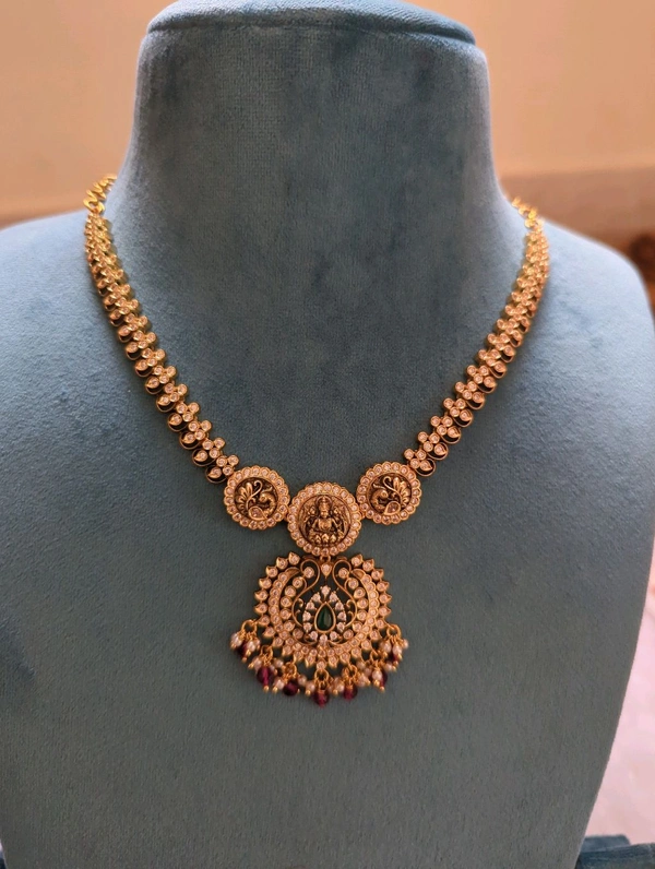antique necklace - Green