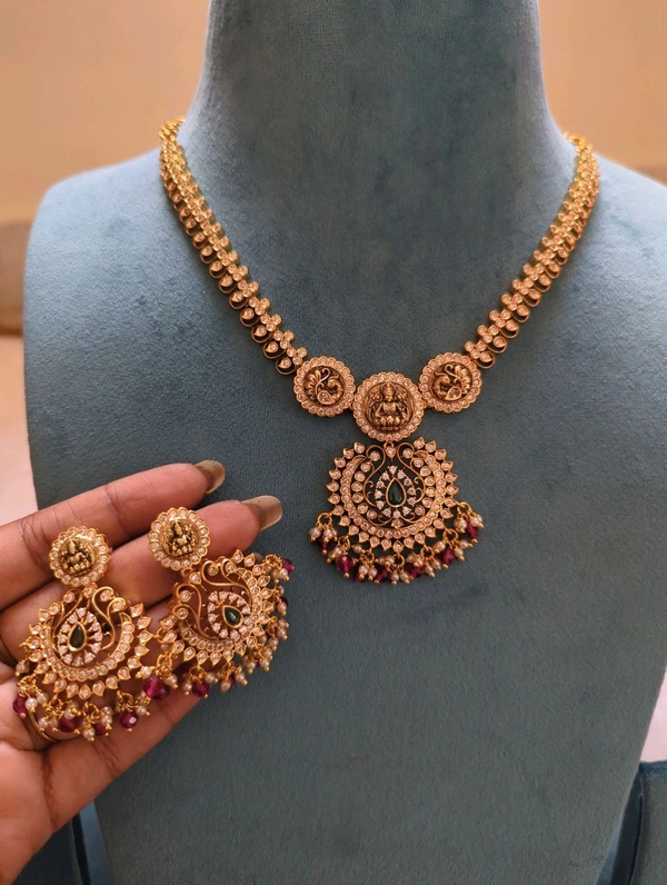 antique necklace - Green