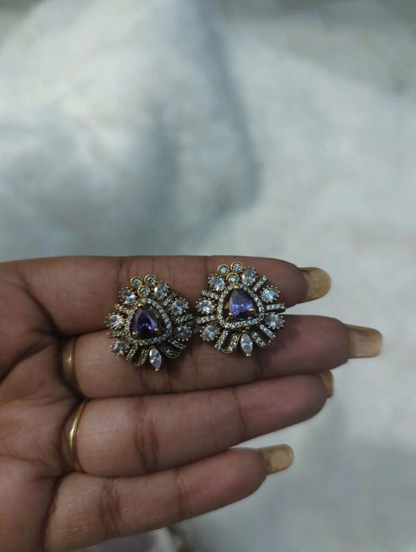 Victorian Earstuds - Fuchsia Blue