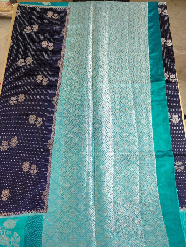 Raw Mango - Navy Blue, Flowers