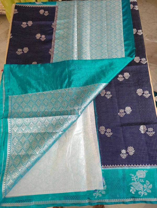 Raw Mango - Navy Blue, Flowers