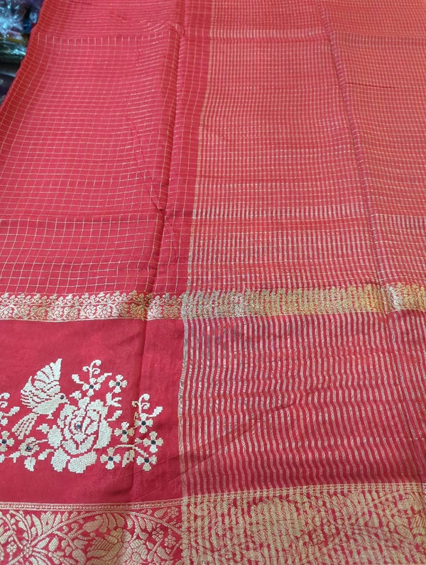 Dola Cheeks With Embroidery  - Red