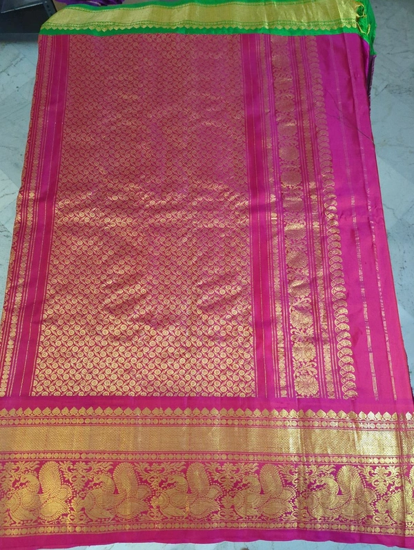 Pure Handloom Gadwal With Kuttu Boarders - Yellow