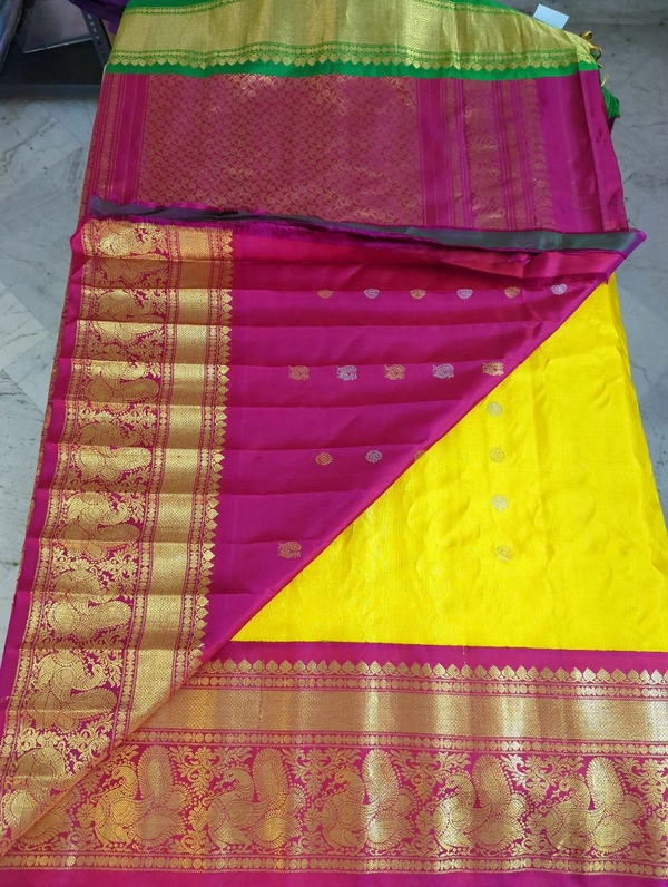 Pure Handloom Gadwal With Kuttu Boarders - Yellow