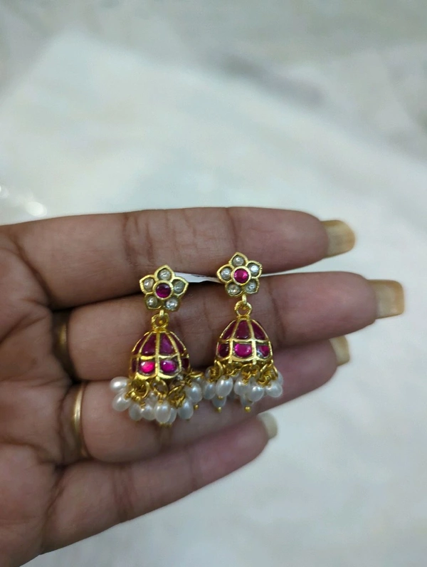 Jadua Kundan Jumkies With Screw Back - Red
