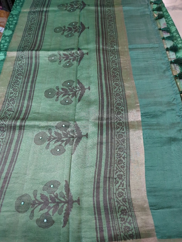 Pure Raw Mango Tissue  - green