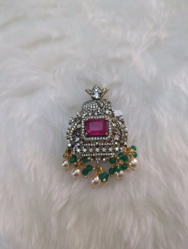 Victorian Pendent - red stone