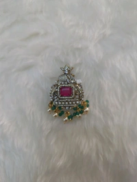 Victorian Pendent - red stone