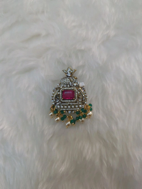 Victorian Pendent - red stone