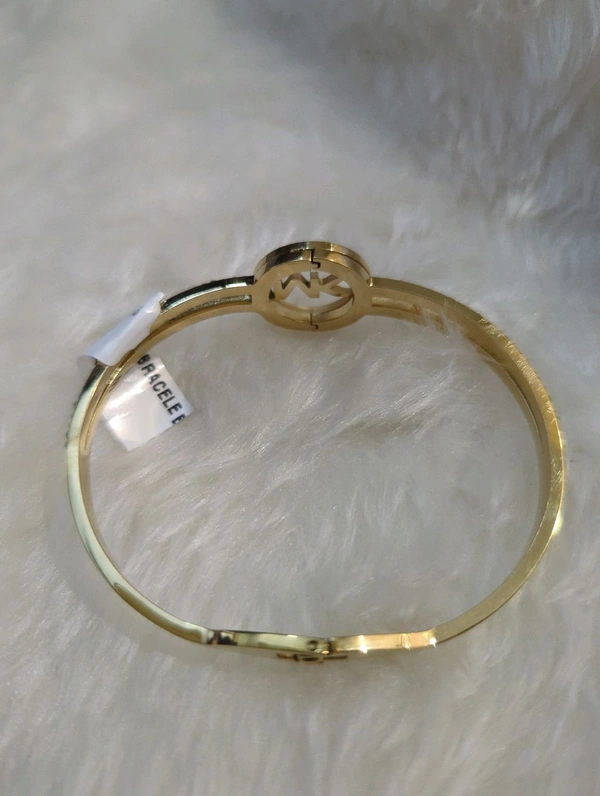 Designer Bracelet Bangle - VZ