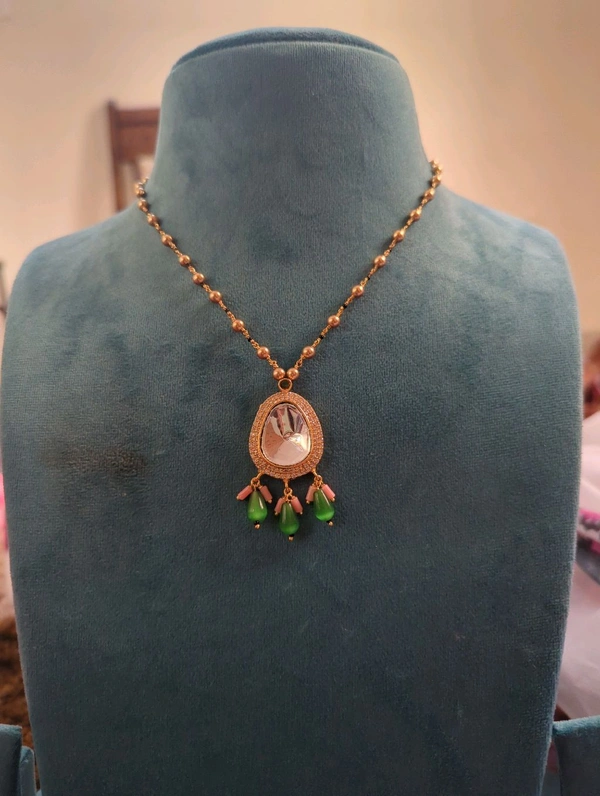 Gold Swaroski With Daimond Pendent - VZ