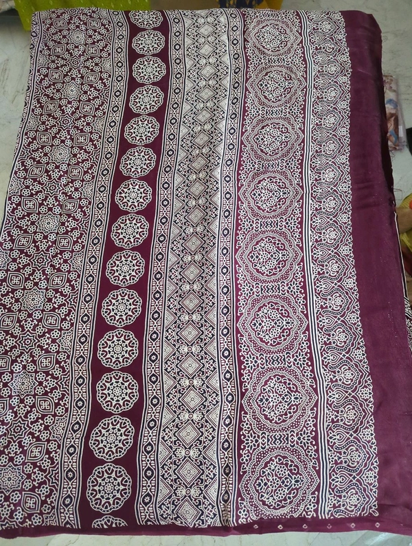 Model Silk - Maroon, Straight Lines