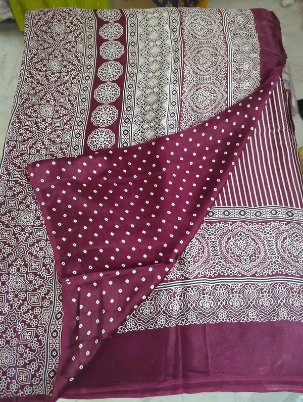 Model Silk - Maroon, Straight Lines
