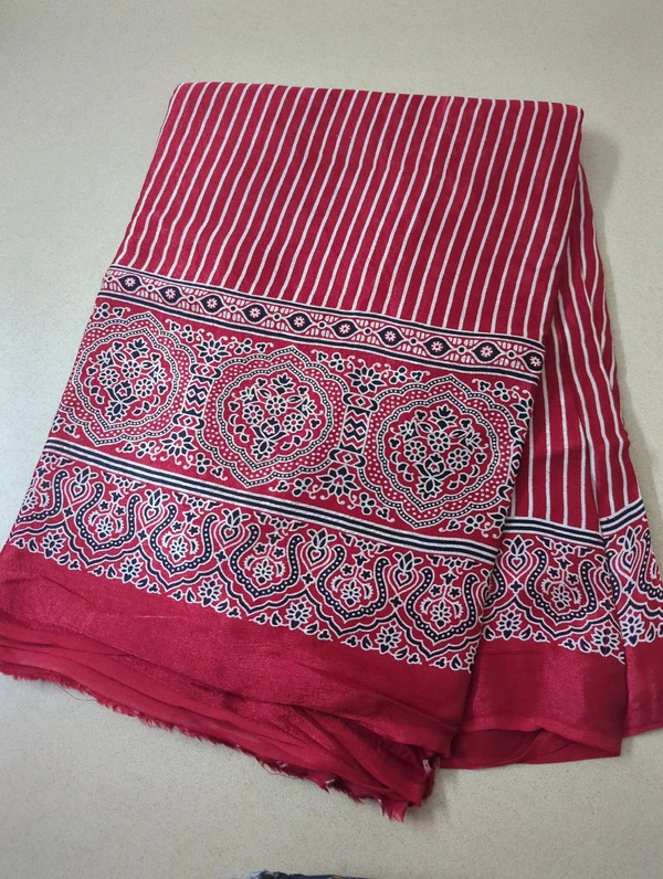 Model Silk - Red, Straight Lines