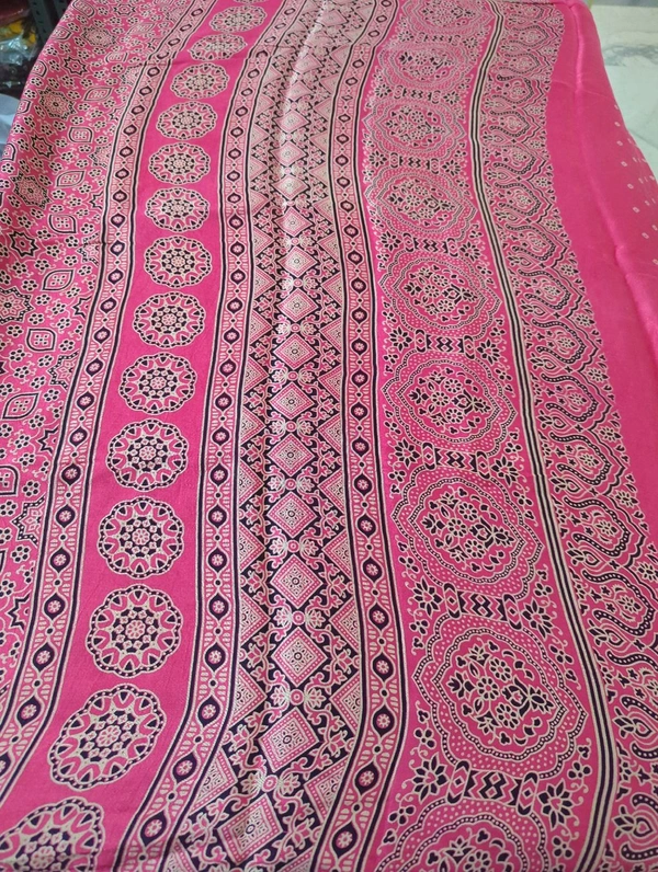 Model Silk - pink, Straight Lines