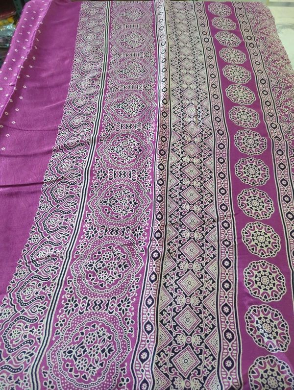 Model Silk - purple, Straight Lines