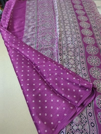 Model Silk - purple, Straight Lines