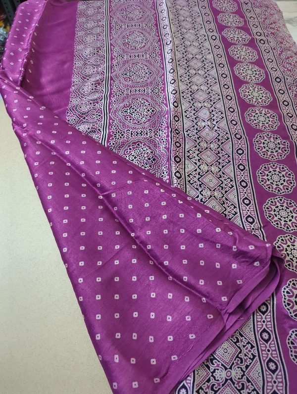 Model Silk - purple, Straight Lines