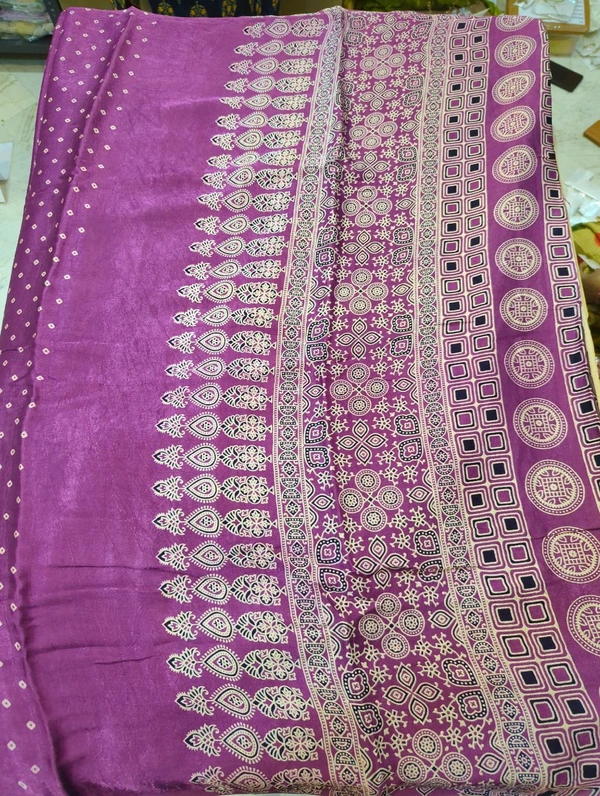 Model Silk - purple, Zigzag Lines