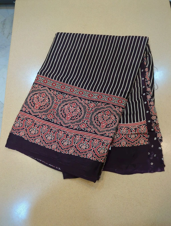 Model Silk - Morocco Brown, Straight Lines