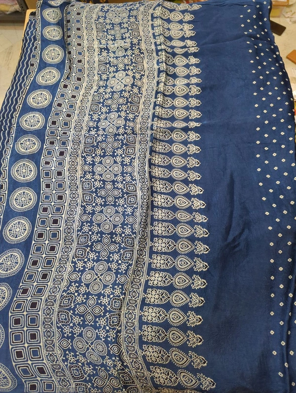 Model Silk - Zigzag Lines, Dark Blue